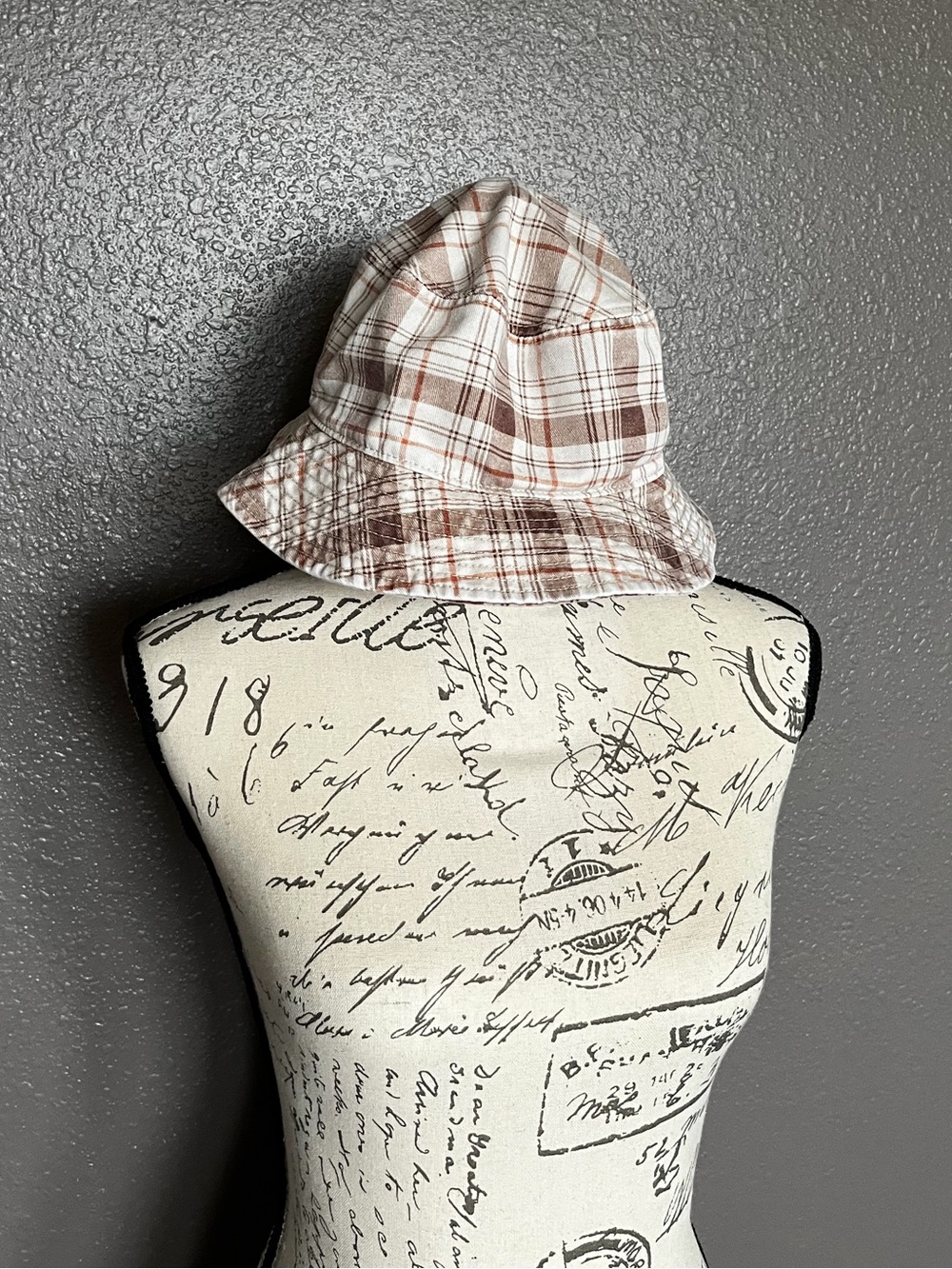 Plaid Bucket Hat in Cream and Brown